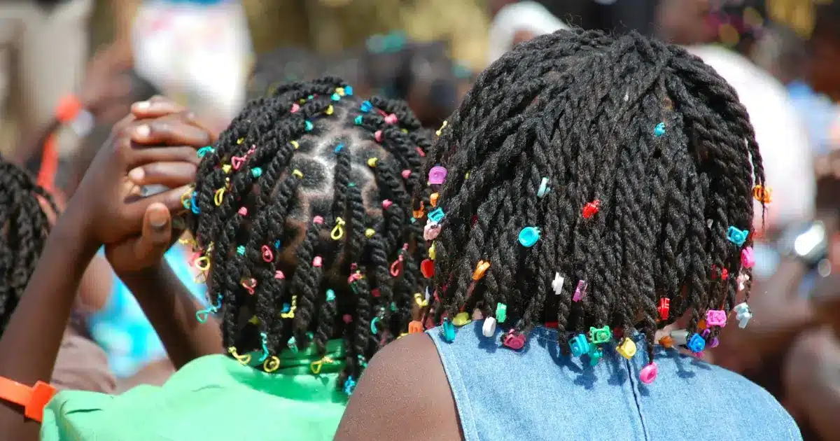 Les coiffures protectrices héritage culturel et outil de soin